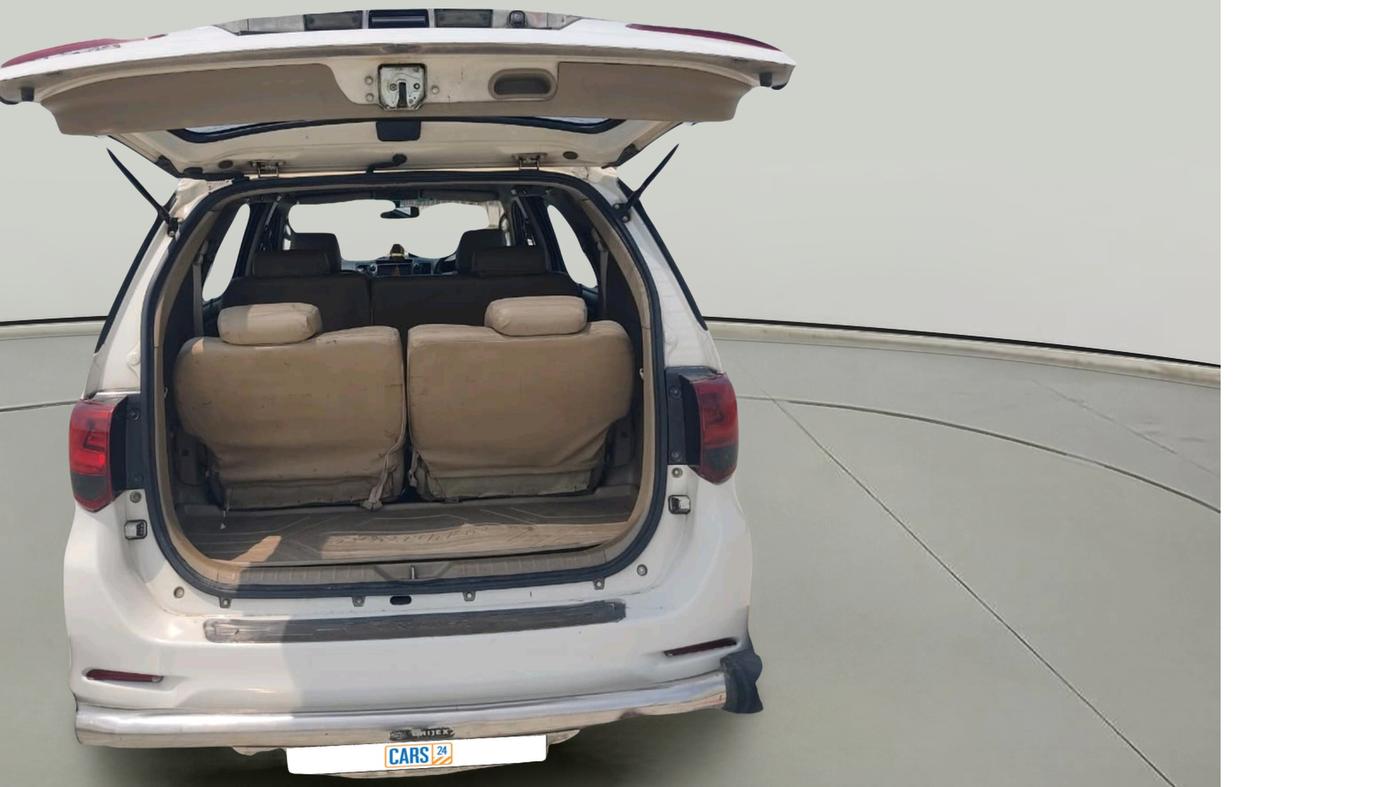 2015 Toyota Fortuner 3.0 4X2 AT, Diesel, Automatic, 2,94,000 km, exterior