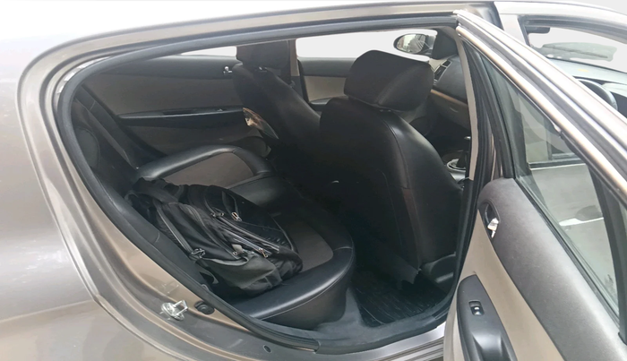 2013 Hyundai i20 MAGNA (O) 1.2, Petrol, Manual, 35,413 km, interior