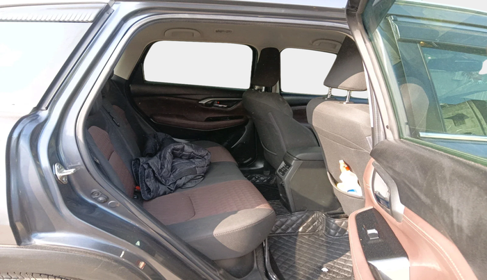 2024 Maruti Grand Vitara ZETA SMART HYBRID AT, Petrol, Automatic, 28,990 km, interior