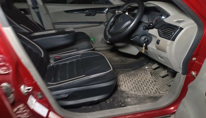 2016 Mahindra Kuv100 K4 6 STR, Petrol, Manual, 32,398 km, interior