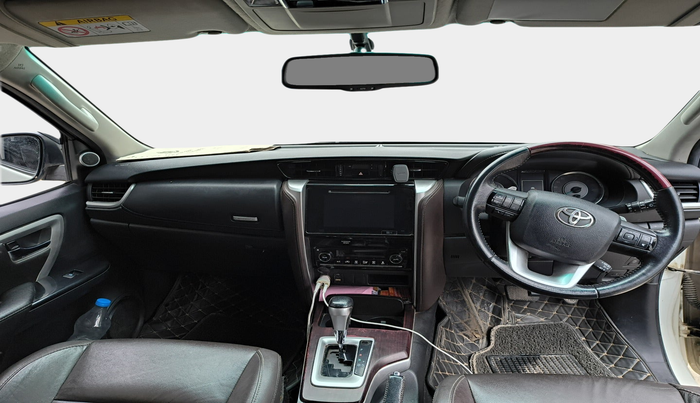 2019 Toyota Fortuner 2.8 4X2 AT, Diesel, Automatic, 1,53,984 km, interior