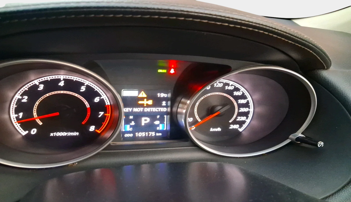 2011 Mitsubishi Outlander 2.4 MIVEC, Petrol, Automatic, 1,05,175 km, interior