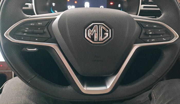 2024 MG HECTOR PLUS SAVVY PRO 1.5 TURBO CVT 6 STR, Petrol, Automatic, 1,616 km, interior