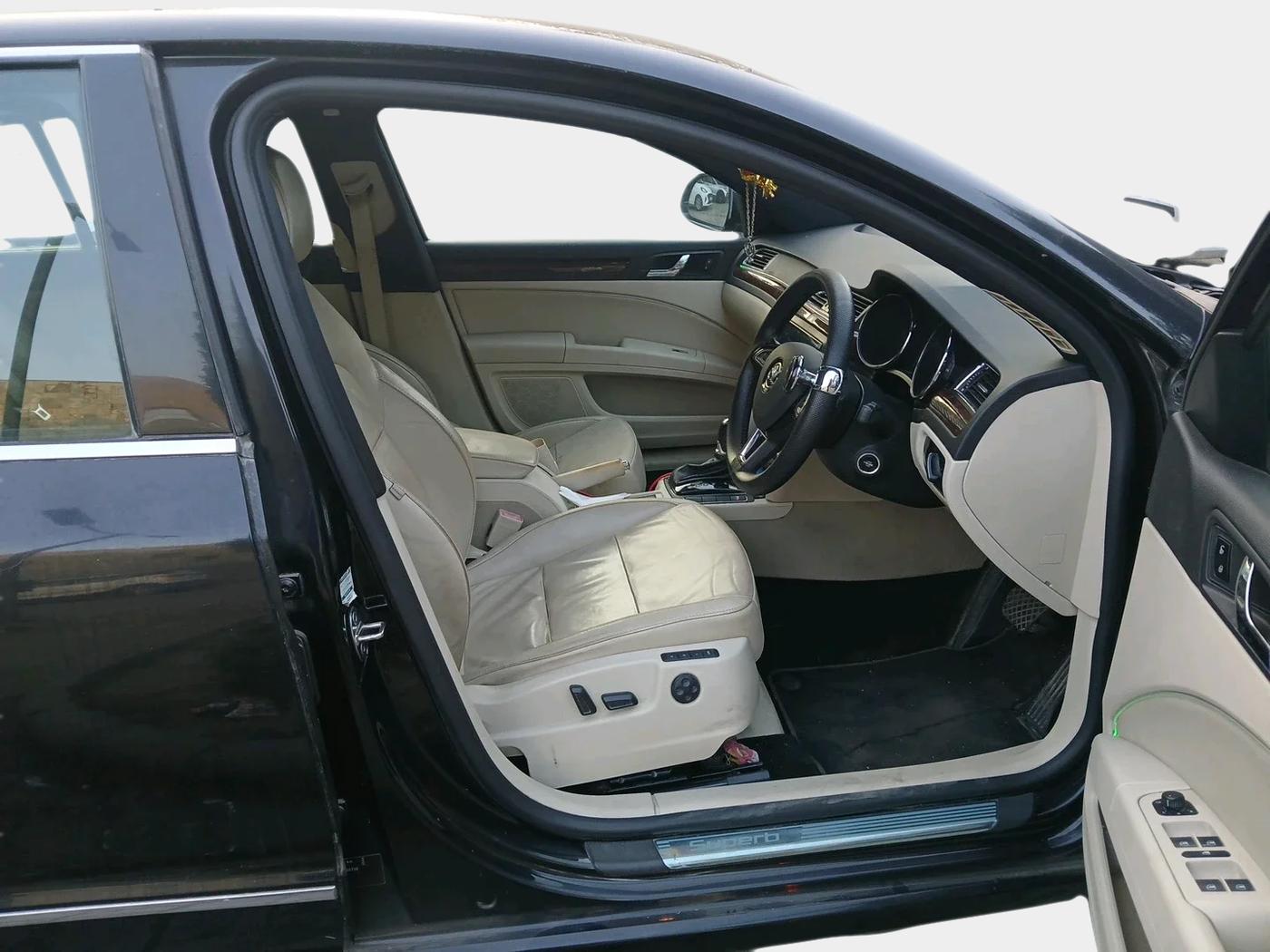2015 Skoda Superb ELEGANCE 1.8 TSI AT, Petrol, Automatic, 70,797 km, interior