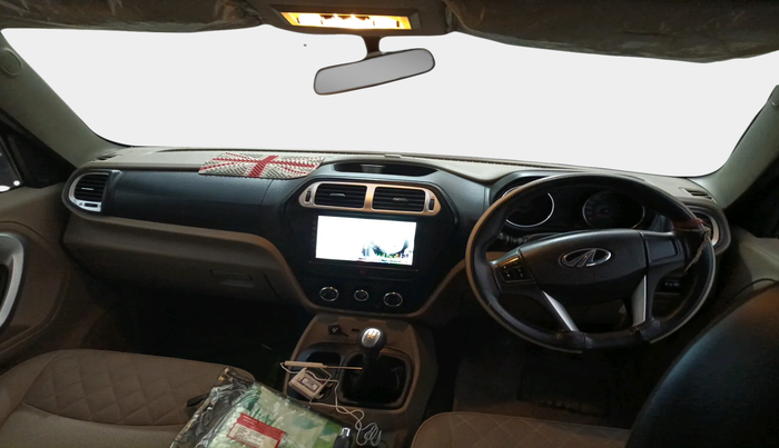 2017 Mahindra TUV300 T10, Diesel, Manual, 73,664 km, interior