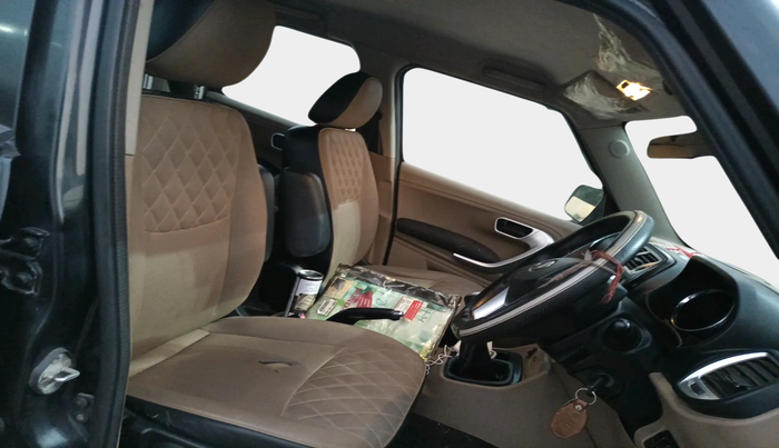 2017 Mahindra TUV300 T10, Diesel, Manual, 73,664 km, interior