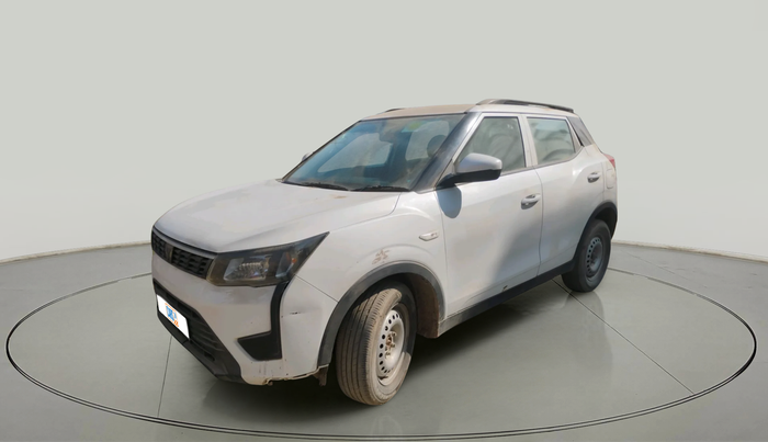 2023 Mahindra XUV300 W4 1.2 PETROL, Petrol, Manual, 25,823 km, exterior