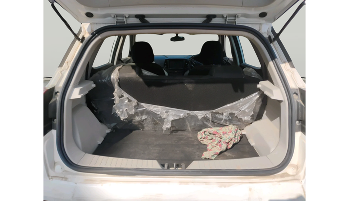 2023 Mahindra XUV300 W4 1.2 PETROL, Petrol, Manual, 25,823 km, exterior