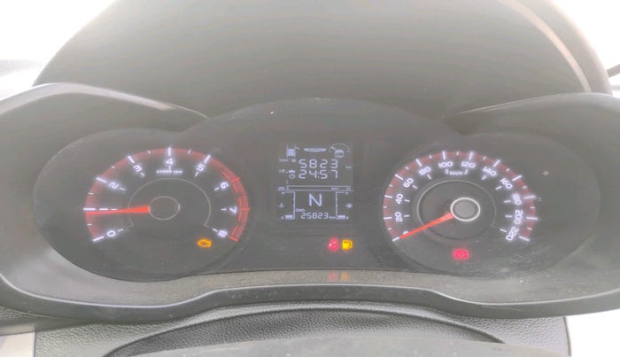 2023 Mahindra XUV300 W4 1.2 PETROL, Petrol, Manual, 25,823 km, interior