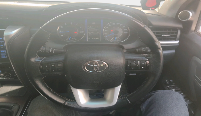 2016 Toyota Fortuner 2.7 4X2 MT, Petrol, Manual, 43,238 km, interior