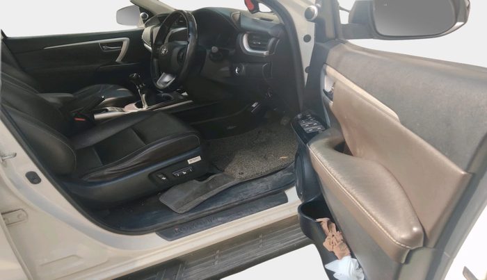 2016 Toyota Fortuner 2.7 4X2 MT, Petrol, Manual, 43,238 km, interior