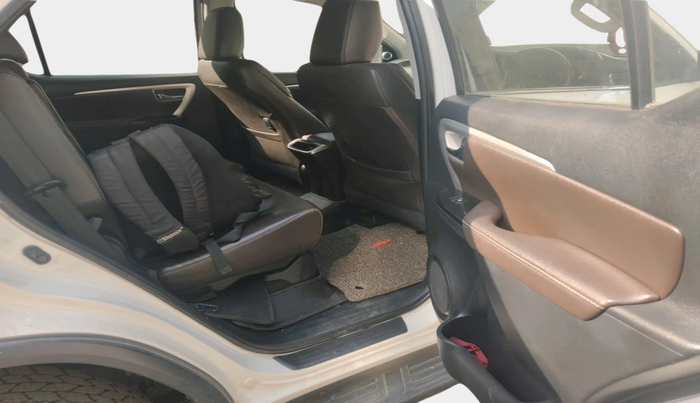 2016 Toyota Fortuner 2.7 4X2 MT, Petrol, Manual, 43,238 km, interior