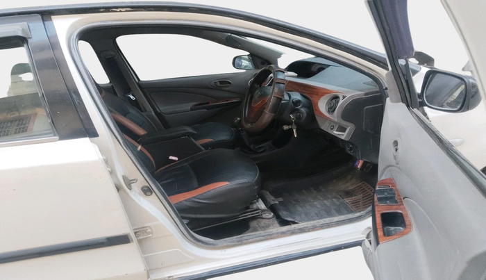 2011 Toyota Etios G, CNG, Manual, 89,817 km, interior