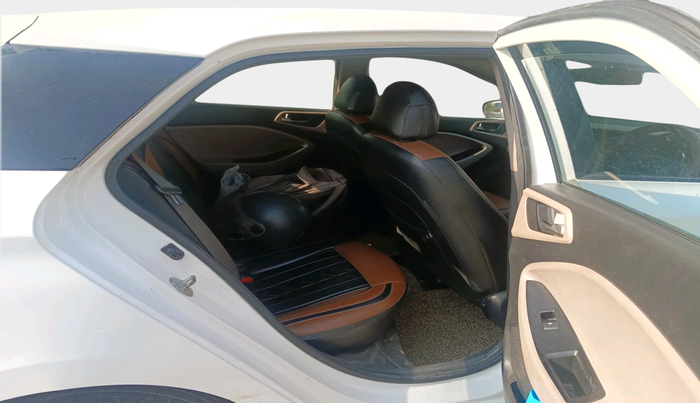 2016 Hyundai Elite i20 SPORTZ 1.4 CRDI, Diesel, Manual, 1,05,148 km, interior