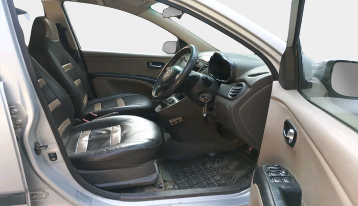 2010 Hyundai i10 MAGNA 1.2, Petrol, Manual, 60,964 km, interior