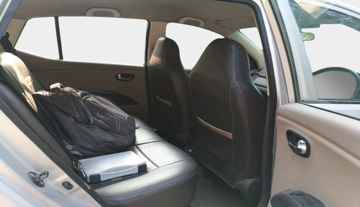 2010 Hyundai i10 MAGNA 1.2, Petrol, Manual, 60,964 km, interior