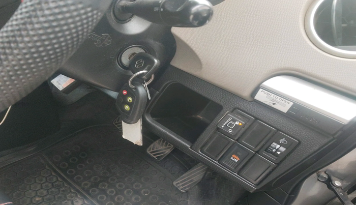 2014 Maruti Wagon R 1.0 LXI, Petrol, Manual, 91,962 km, interior