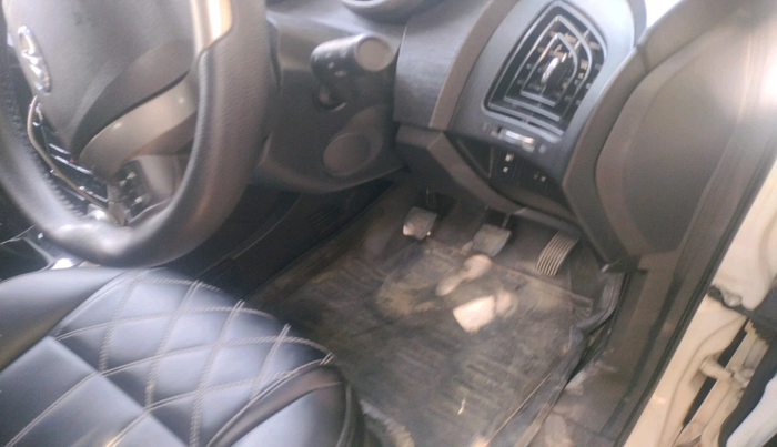 2021 Mahindra XUV500 W7, Diesel, Manual, 58,983 km, interior