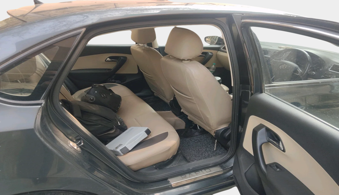 2017 Skoda Rapid AMBITION 1.6 MPI MT, Petrol, Manual, 56,666 km, interior