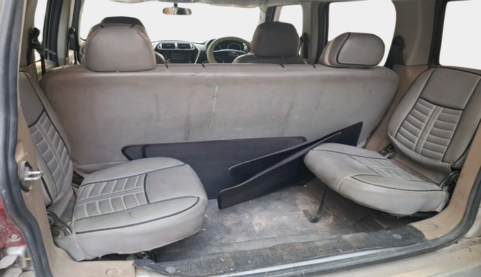 2018 Mahindra TUV300 T8, Diesel, Manual, 41,256 km, interior