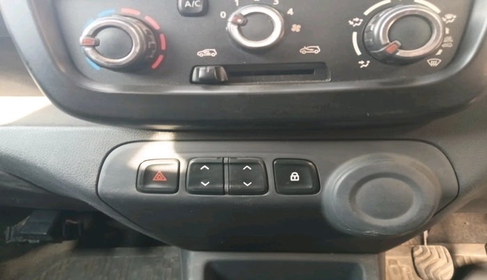 2015 Renault Kwid RXT 0.8 (O), Petrol, Manual, 37,484 km, interior