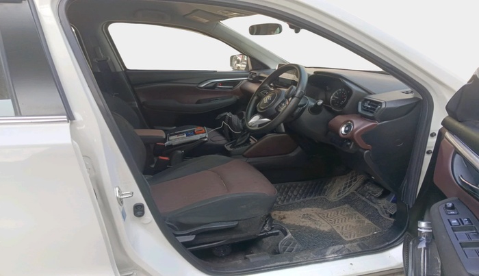 2024 Maruti Grand Vitara DELTA SMART HYBRID AT, Petrol, Automatic, 24,974 km, interior