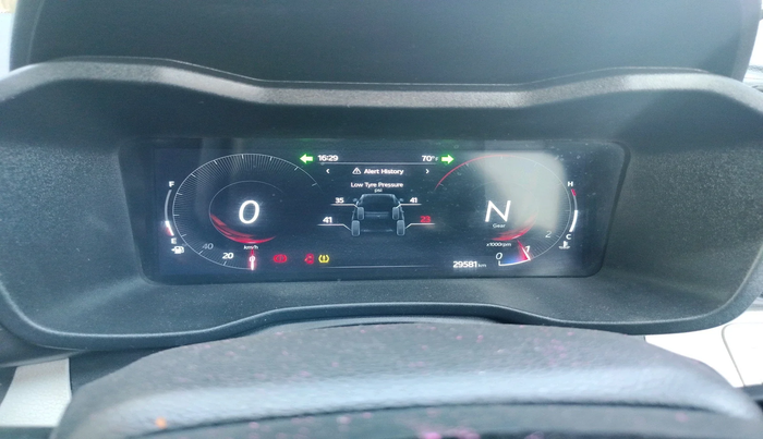 2025 Mahindra XUV 3XO AX5 1.2 L TCMPFi, Petrol, Manual, 29,581 km, interior