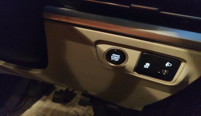 2022 KIA CARENS PRESTIGE PLUS 1.4 PETROL 7 STR, Petrol, Manual, 24,916 km, interior