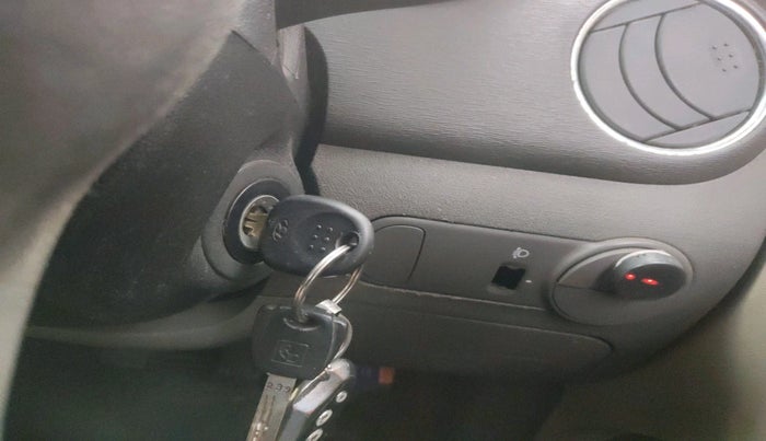 2011 Hyundai i10 MAGNA 1.2, Petrol, Manual, 1,06,399 km, interior