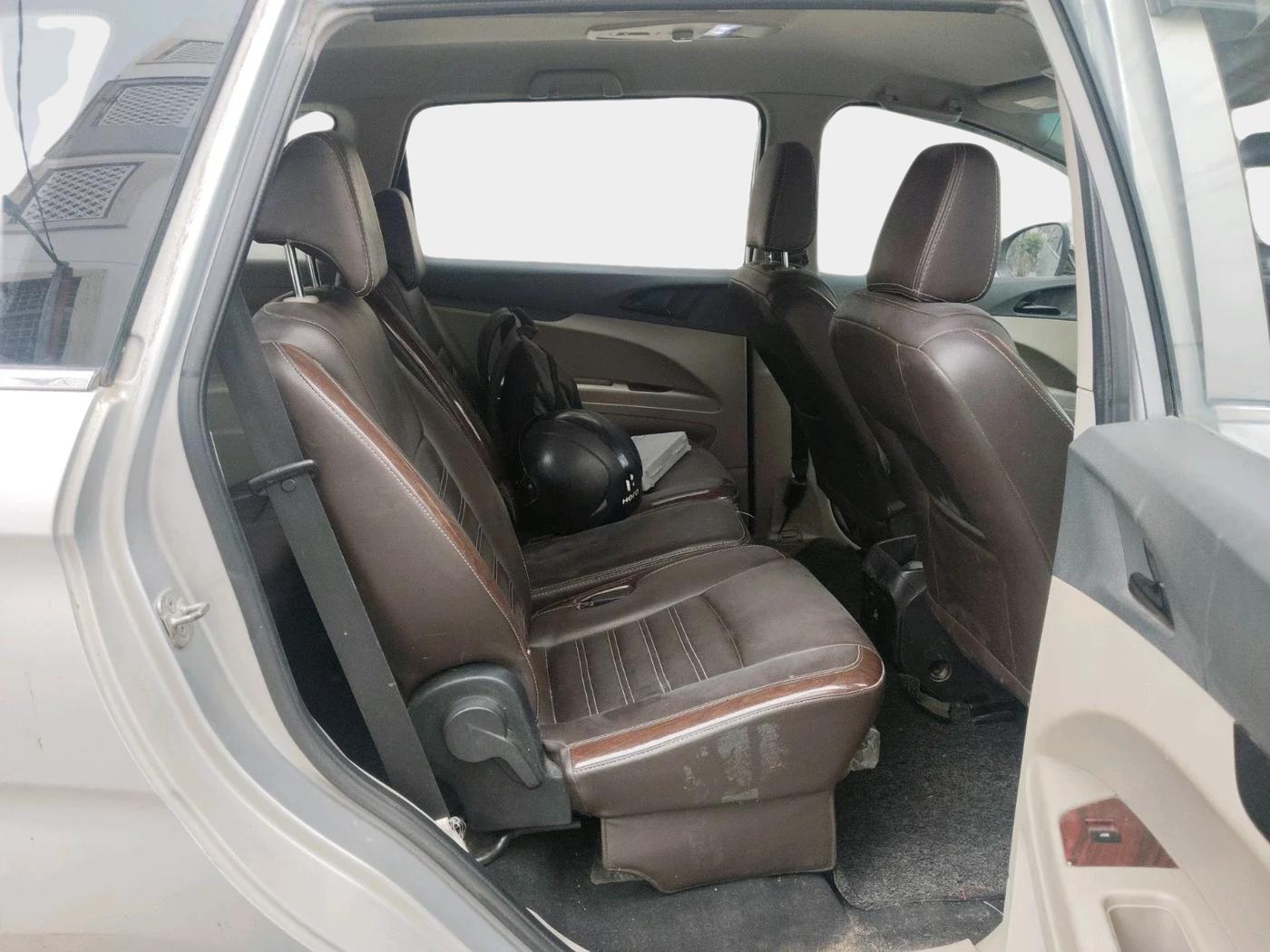 2018 Mahindra MARAZZO M2 7STR, Diesel, Manual, 1,19,943 km, interior