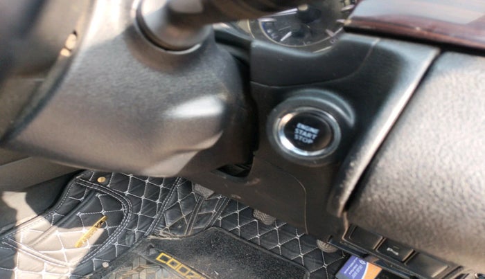 2017 Toyota Innova Crysta 2.4 VX 7 STR, Diesel, Manual, 1,31,610 km, interior