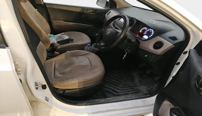 2018 Hyundai Xcent E+, Petrol, Manual, 1,59,836 km, interior