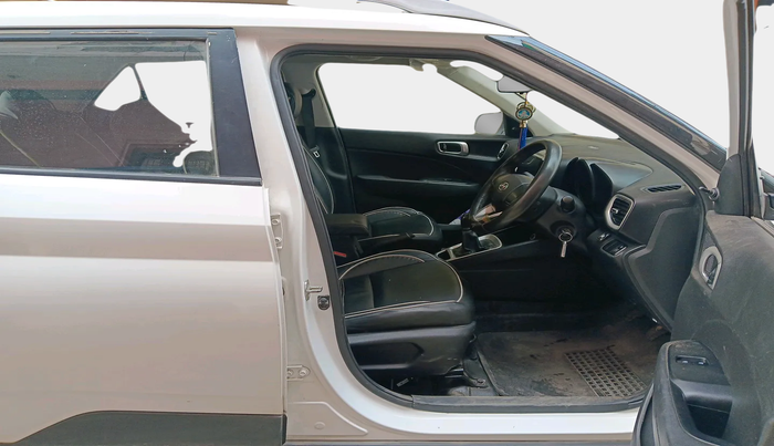 2021 Hyundai VENUE E 1.2, Petrol, Manual, 65,602 km, interior