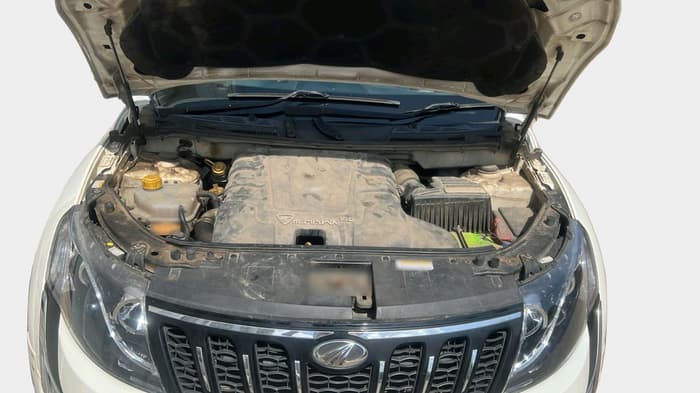 2016 Mahindra XUV500 W10 AT, Diesel, Automatic, 75,821 km, exterior