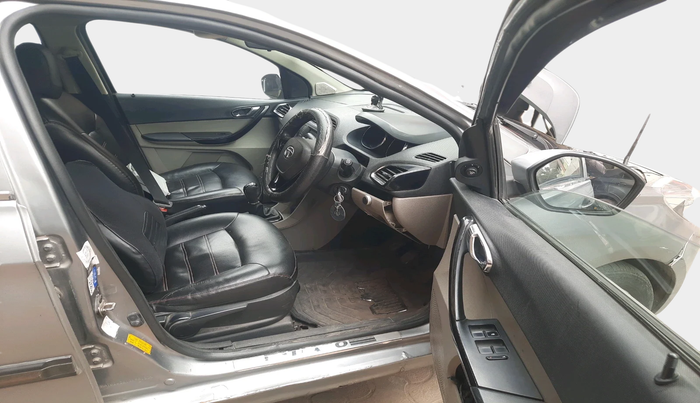 2018 Tata Tiago XZ PETROL, Petrol, Manual, 1,24,823 km, interior