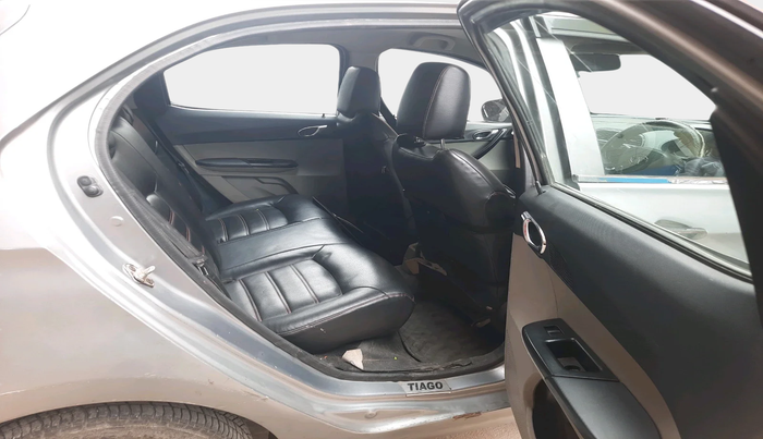 2018 Tata Tiago XZ PETROL, Petrol, Manual, 1,24,823 km, interior
