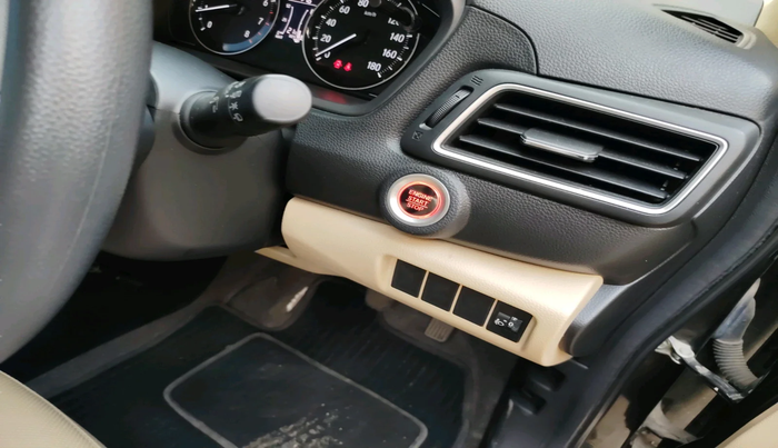 2023 Honda Amaze 1.2L I-VTEC VX, Petrol, Manual, 6,326 km, interior