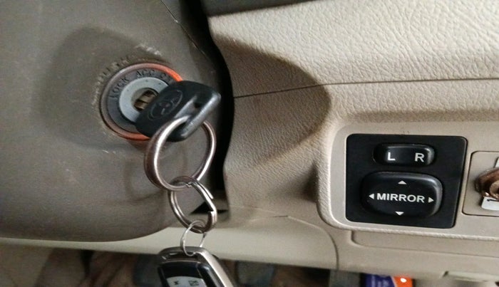 2011 Toyota Corolla Altis J PETROL, Petrol, Manual, 86,226 km, interior