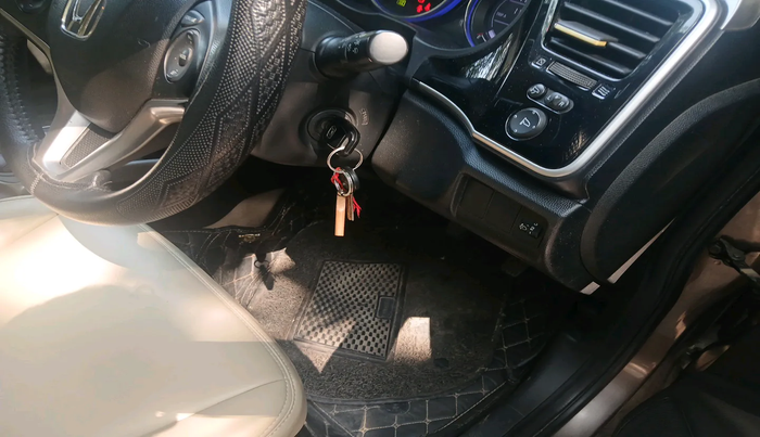 2014 Honda City 1.5L I-VTEC V MT, Petrol, Manual, 1,10,736 km, interior