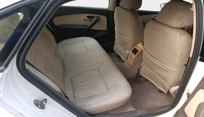 2011 Volkswagen Vento HIGHLINE 1.6 MPI, Petrol, Manual, 1,19,618 km, interior