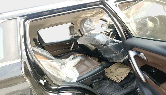 2024 Mahindra SCORPIO-N Z8 DIESEL MT 2WD 7 STR, Diesel, Manual, 30,057 km, interior