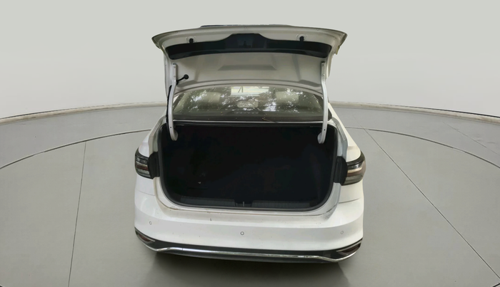 2022 Volkswagen VIRTUS TOPLINE TSI 1.0 MT, Petrol, Manual, 30,038 km, exterior