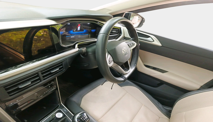 2022 Volkswagen VIRTUS TOPLINE TSI 1.0 MT, Petrol, Manual, 30,038 km, interior