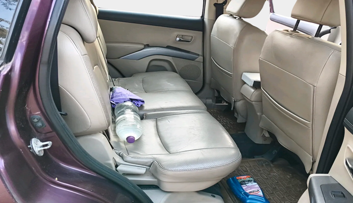 2010 Mitsubishi Outlander 2.4 MIVEC, Petrol, Automatic, 64,554 km, interior