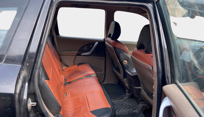 2012 Mahindra XUV500 W8, Diesel, Manual, 1,44,254 km, interior