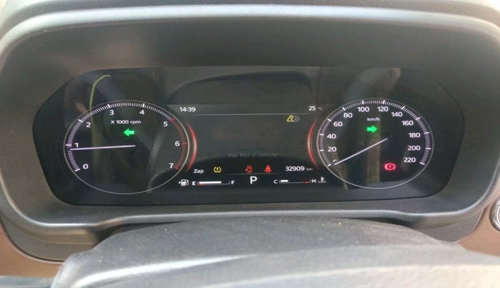 2024 Mahindra SCORPIO-N Z8 L DIESEL AT 2WD 7 STR, Diesel, Automatic, 32,909 km, interior