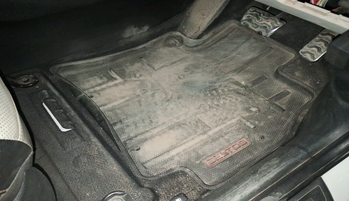 2020 KIA SELTOS GTX PLUS AT 1.5 DIESEL, Diesel, Automatic, 1,05,855 km, interior