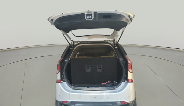 2019 Mahindra XUV500 W7, Diesel, Manual, 1,58,096 km, exterior