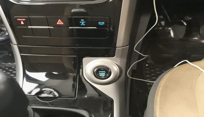 2019 Mahindra XUV500 W7, Diesel, Manual, 1,58,096 km, interior