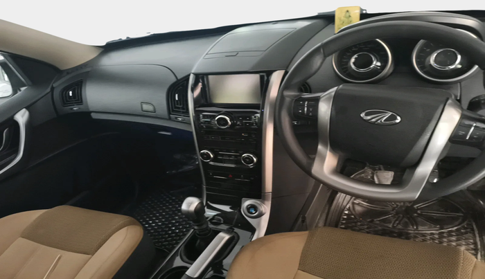 2019 Mahindra XUV500 W7, Diesel, Manual, 1,58,096 km, interior